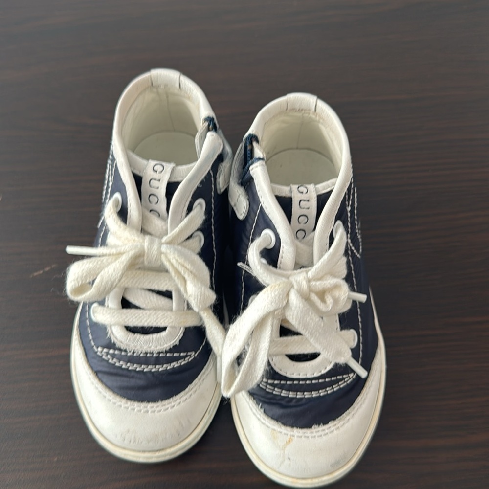 Gucci Kids Black and White Sneakers - Picture 2 of 7